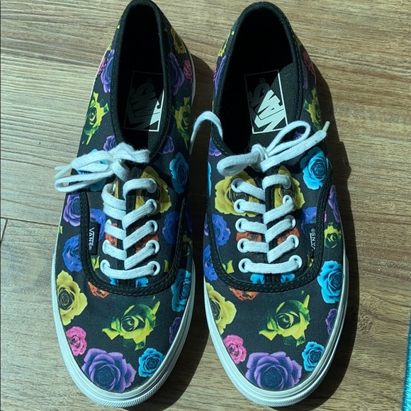 Vans Shoes - Vans - Black/Floral